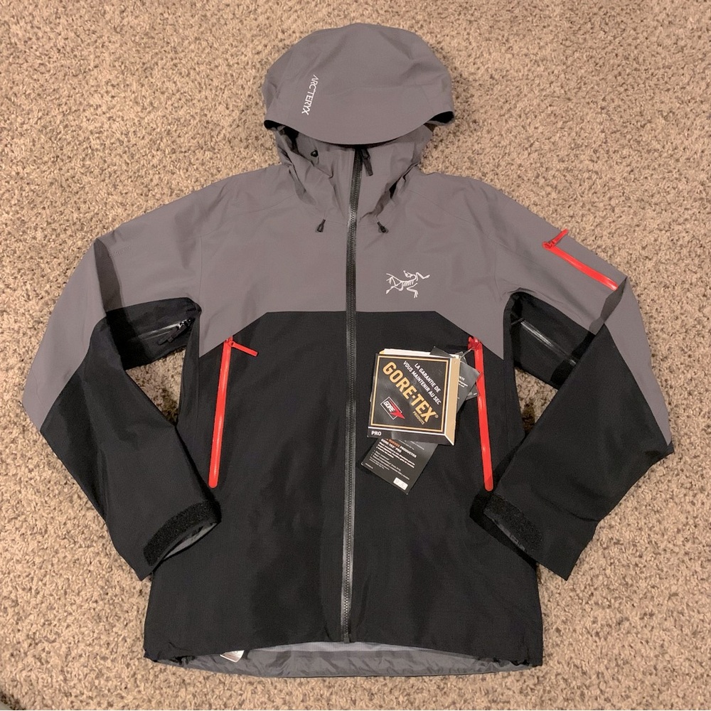 Arcteryx Rush Jacket BNWT Size M Medium Black Storm Red Gore-Tex Waterproof